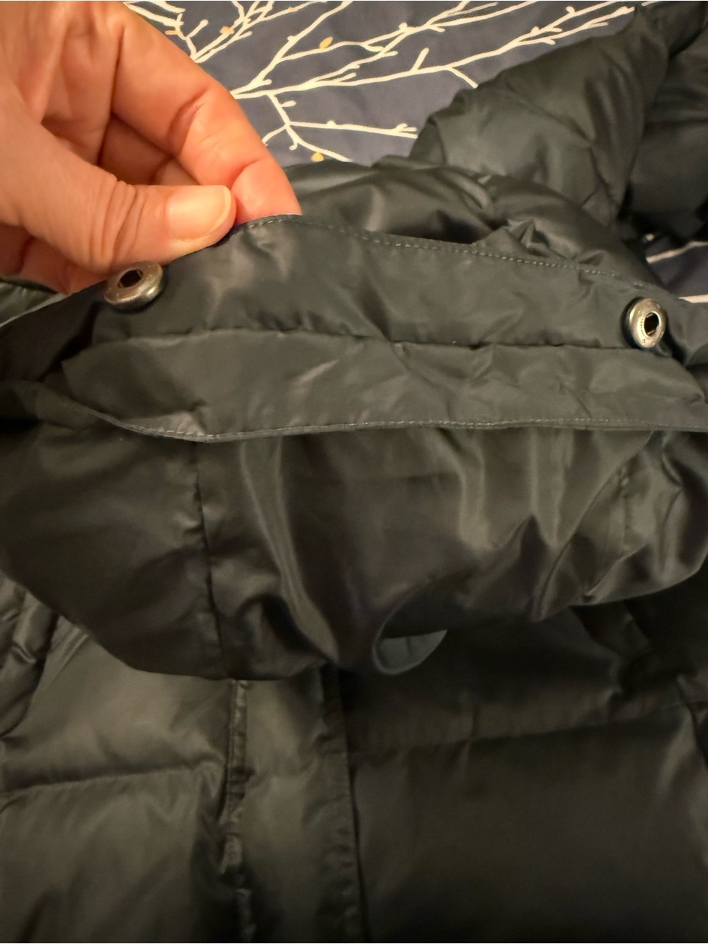 Eddie Bauer Long Quilted Puffer Coat with Hood, Large - Picture 9 of 11